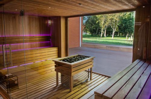 ✔️Akciós wellness hétvége Siófokon a Hotel Azúrban a Balatonnál