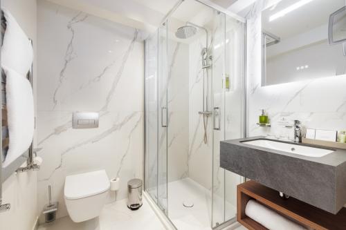 Fürdőszoba az Anna Grand Hotelben