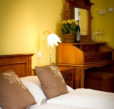 City Hotel Unio kétágyas szabad szobája Budapesten, olcsó szálloda a Dob utcában