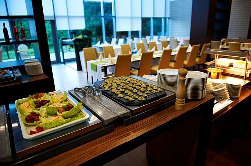 4* Abacus Wellness Hotel herceghalmi étterme tele finomsággal