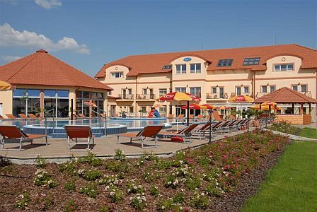 Aqua-Spa Wellness Hotel**** Cserkeszőlőn romantikus hétvégére