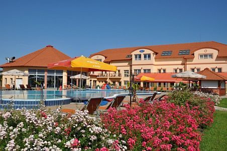 Aqua Spa Hotel**** Cserkeszölő akciós félpanziós csomagok