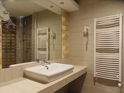 Hotel Atlantis**** superior új és elegáns fürdőszobája