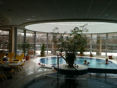 ✔️ Visegrádi Thermal Hotel gyógyvizes medencéje