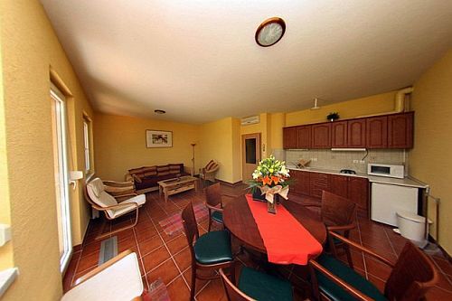 Szindbád Wellness Hotel konyhás apartmanja a Balatonnál