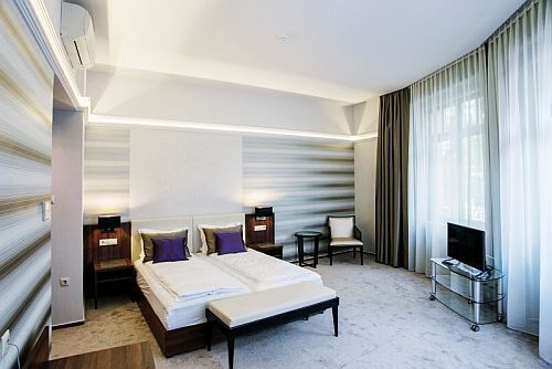 Grand Hotel Glorius 4* Makó szép szobája akciós áron